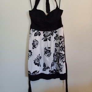 Black and White City Triangles dress with roses